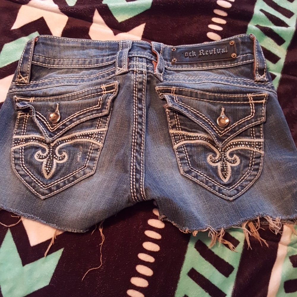 Rock revival cut off shorts size 26